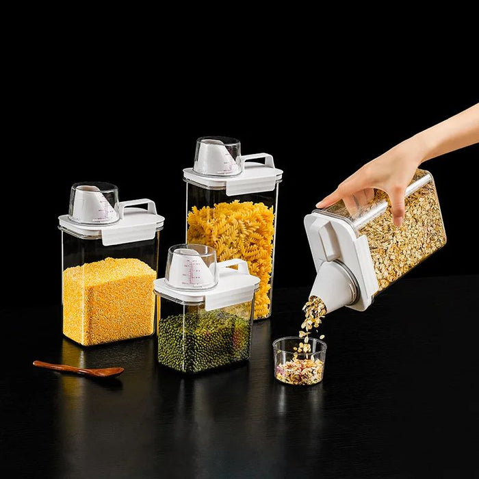 Food Storage with Measuring Cup