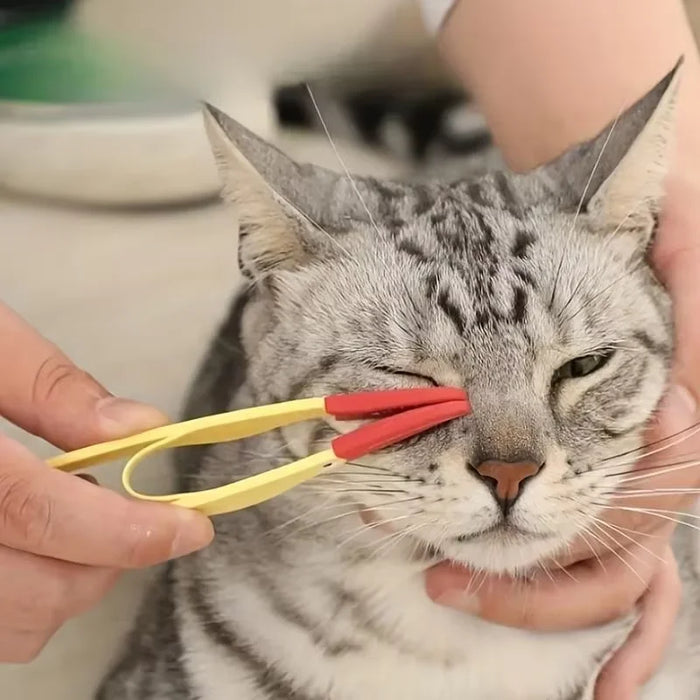 Pet grooming tear stain tool